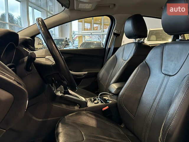 Червоний Форд Фокус, об'ємом двигуна 2 л та пробігом 171 тис. км за 8599 $, фото 8 на Automoto.ua