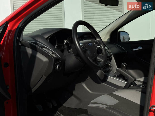 Червоний Форд Фокус, об'ємом двигуна 1 л та пробігом 160 тис. км за 6500 $, фото 17 на Automoto.ua