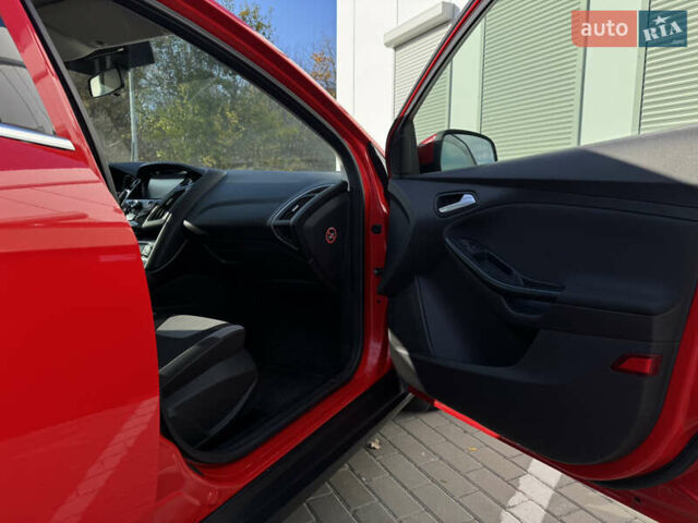 Червоний Форд Фокус, об'ємом двигуна 1 л та пробігом 160 тис. км за 6500 $, фото 11 на Automoto.ua