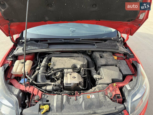 Красный Форд Фокус, объемом двигателя 1 л и пробегом 209 тыс. км за 6700 $, фото 12 на Automoto.ua