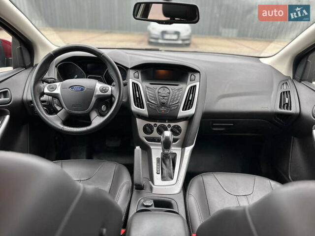 Червоний Форд Фокус, об'ємом двигуна 2 л та пробігом 144 тис. км за 8800 $, фото 38 на Automoto.ua