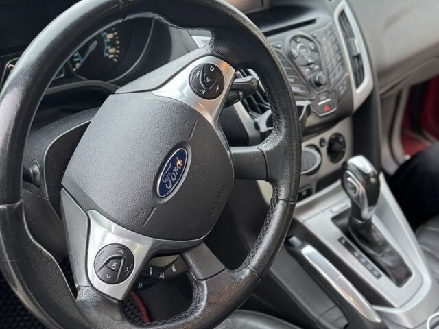 Красный Форд Фокус, объемом двигателя 2 л и пробегом 171 тыс. км за 8300 $, фото 2 на Automoto.ua