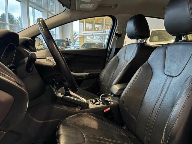 Червоний Форд Фокус, об'ємом двигуна 2 л та пробігом 171 тис. км за 8599 $, фото 8 на Automoto.ua