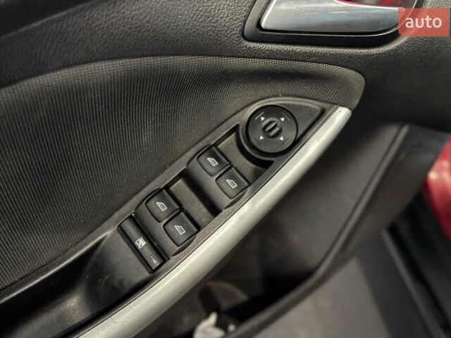 Червоний Форд Фокус, об'ємом двигуна 2 л та пробігом 171 тис. км за 8599 $, фото 16 на Automoto.ua