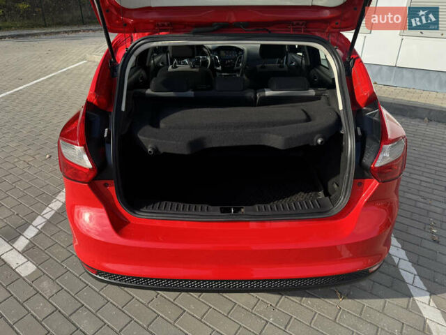 Червоний Форд Фокус, об'ємом двигуна 1 л та пробігом 160 тис. км за 6500 $, фото 23 на Automoto.ua
