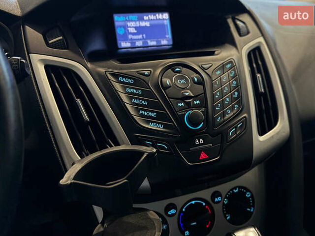 Червоний Форд Фокус, об'ємом двигуна 2 л та пробігом 171 тис. км за 8599 $, фото 13 на Automoto.ua