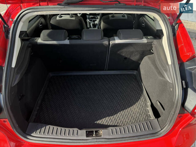 Червоний Форд Фокус, об'ємом двигуна 1 л та пробігом 160 тис. км за 6500 $, фото 24 на Automoto.ua