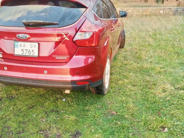 Красный Форд Фокус, объемом двигателя 2 л и пробегом 120 тыс. км за 8000 $, фото 3 на Automoto.ua