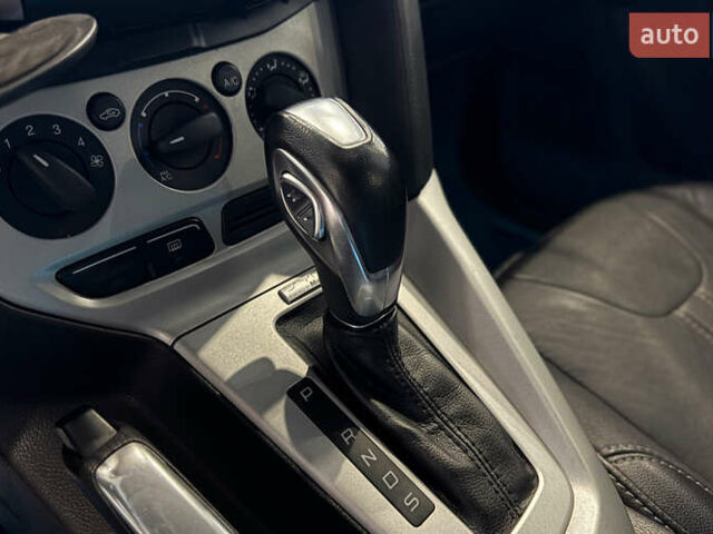 Червоний Форд Фокус, об'ємом двигуна 2 л та пробігом 171 тис. км за 8599 $, фото 15 на Automoto.ua