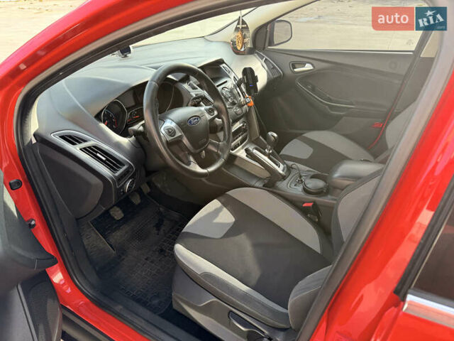Красный Форд Фокус, объемом двигателя 1 л и пробегом 209 тыс. км за 6700 $, фото 6 на Automoto.ua