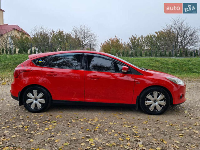 Форд Фокус 2013 в Хмельницком на Automoto.ua Красный Форд Фокус, объемом двигателя 1 л и пробегом 143 тыс. км за 7300 $, фото 5 на Automoto.ua
