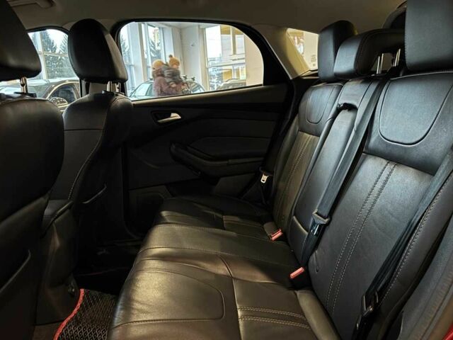 Червоний Форд Фокус, об'ємом двигуна 2 л та пробігом 171 тис. км за 8599 $, фото 18 на Automoto.ua