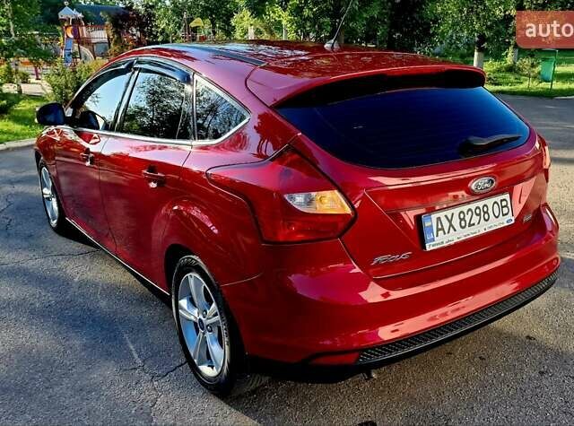 Форд Фокус 2013 в Харькове на Automoto.ua Красный Форд Фокус, объемом двигателя 1 л и пробегом 85 тыс. км за 8470 $, фото 3 на Automoto.ua