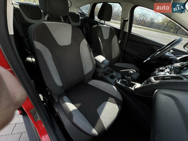 Червоний Форд Фокус, об'ємом двигуна 1 л та пробігом 160 тис. км за 6500 $, фото 13 на Automoto.ua