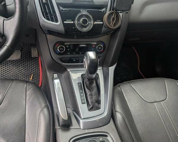 Червоний Форд Фокус, об'ємом двигуна 2 л та пробігом 120 тис. км за 7999 $, фото 25 на Automoto.ua