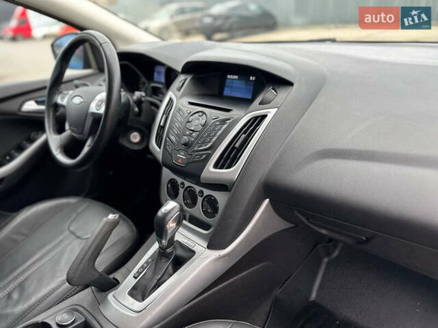 Червоний Форд Фокус, об'ємом двигуна 2 л та пробігом 144 тис. км за 8800 $, фото 31 на Automoto.ua