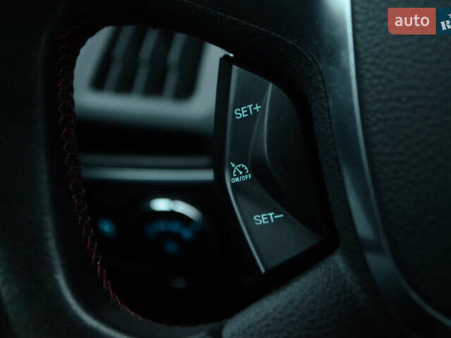 Красный Форд Фокус, объемом двигателя 2 л и пробегом 189 тыс. км за 8500 $, фото 17 на Automoto.ua