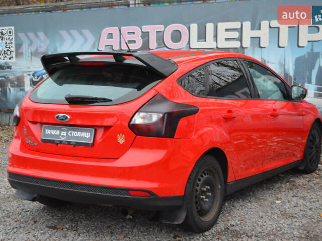 Красный Форд Фокус, объемом двигателя 2 л и пробегом 189 тыс. км за 8500 $, фото 3 на Automoto.ua