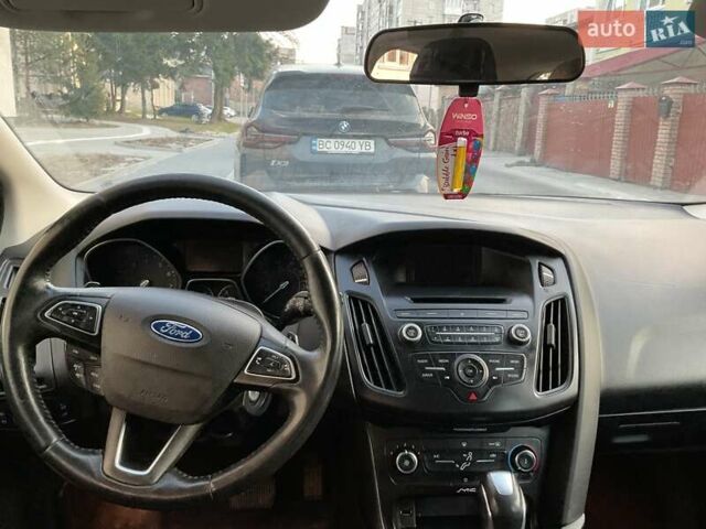 Красный Форд Фокус, объемом двигателя 2 л и пробегом 167 тыс. км за 7300 $, фото 5 на Automoto.ua