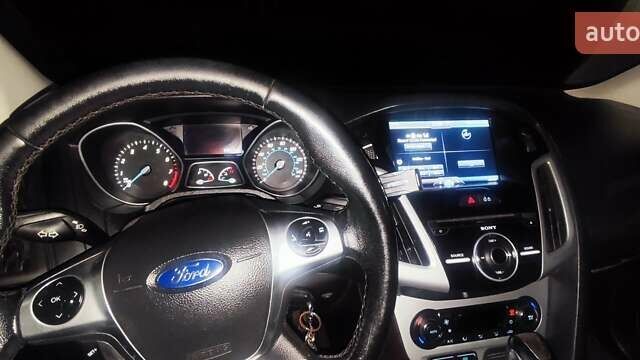 Червоний Форд Фокус, об'ємом двигуна 2 л та пробігом 206 тис. км за 8300 $, фото 15 на Automoto.ua