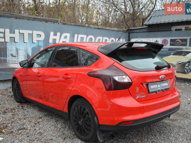 Красный Форд Фокус, объемом двигателя 2 л и пробегом 189 тыс. км за 8500 $, фото 4 на Automoto.ua