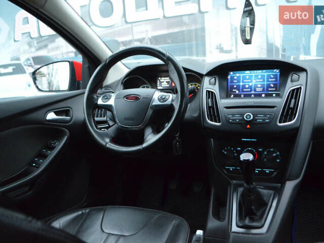 Красный Форд Фокус, объемом двигателя 2 л и пробегом 189 тыс. км за 8500 $, фото 9 на Automoto.ua