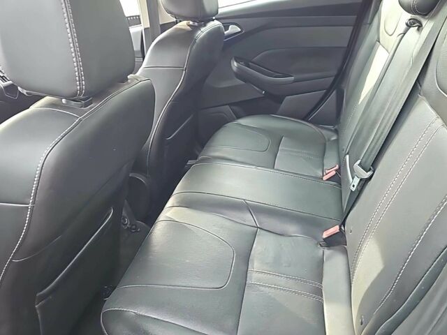 Червоний Форд Фокус, об'ємом двигуна 2 л та пробігом 89 тис. км за 3500 $, фото 8 на Automoto.ua