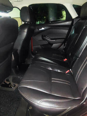 Червоний Форд Фокус, об'ємом двигуна 2 л та пробігом 206 тис. км за 8300 $, фото 9 на Automoto.ua