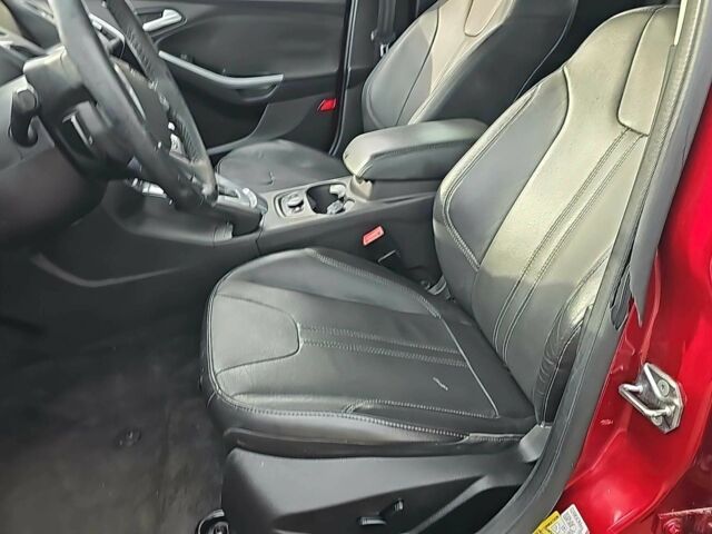 Червоний Форд Фокус, об'ємом двигуна 2 л та пробігом 89 тис. км за 3500 $, фото 6 на Automoto.ua