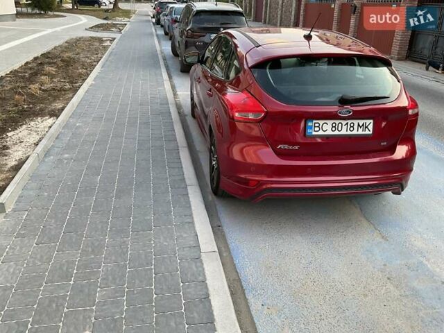 Красный Форд Фокус, объемом двигателя 2 л и пробегом 167 тыс. км за 7300 $, фото 2 на Automoto.ua