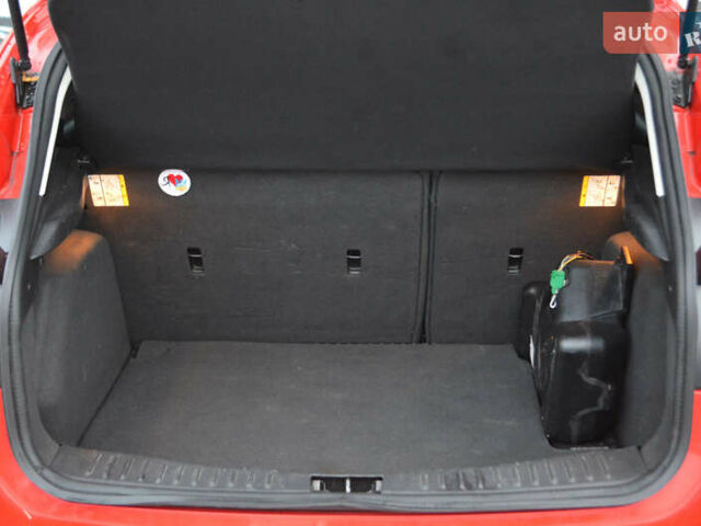 Красный Форд Фокус, объемом двигателя 2 л и пробегом 189 тыс. км за 8500 $, фото 28 на Automoto.ua