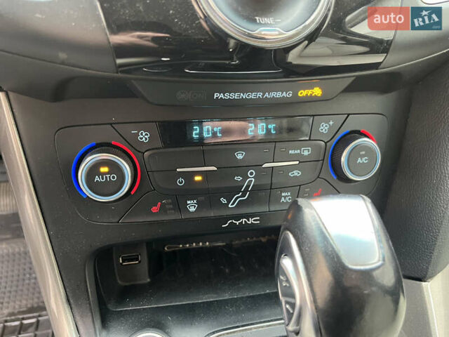 Червоний Форд Фокус, об'ємом двигуна 2 л та пробігом 219 тис. км за 8500 $, фото 20 на Automoto.ua