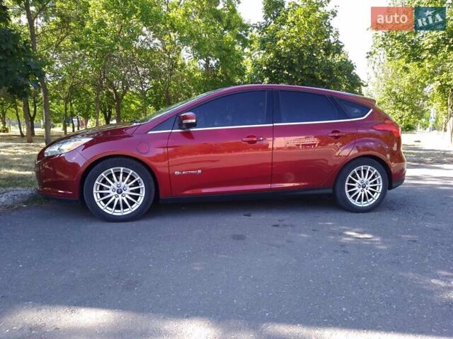 Червоний Форд Фокус, об'ємом двигуна 0 л та пробігом 70 тис. км за 7400 $, фото 1 на Automoto.ua
