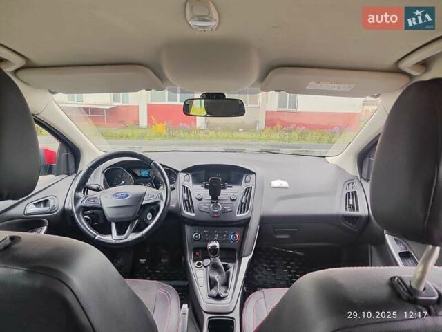 Форд Фокус 2015 в Харькове на Automoto.ua Красный Форд Фокус, объемом двигателя 1 л и пробегом 106 тыс. км за 6700 $, фото 6 на Automoto.ua