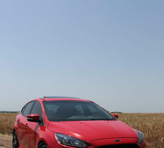 Красный Форд Фокус, объемом двигателя 2 л и пробегом 161 тыс. км за 12300 $, фото 5 на Automoto.ua