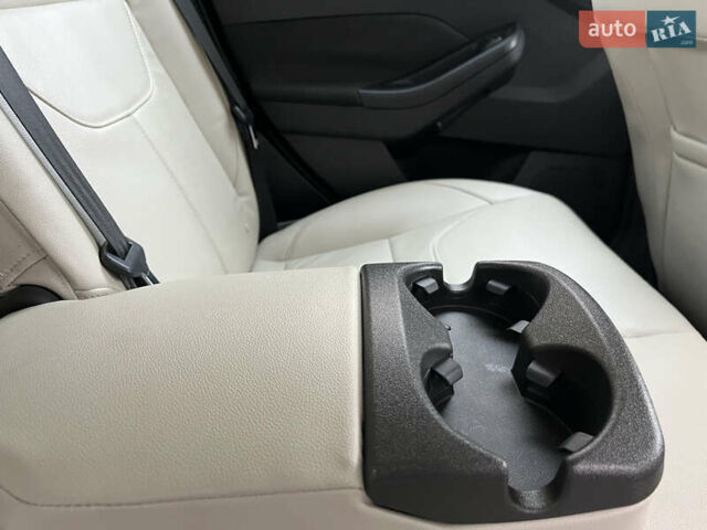 Червоний Форд Фокус, об'ємом двигуна 2 л та пробігом 219 тис. км за 8500 $, фото 46 на Automoto.ua