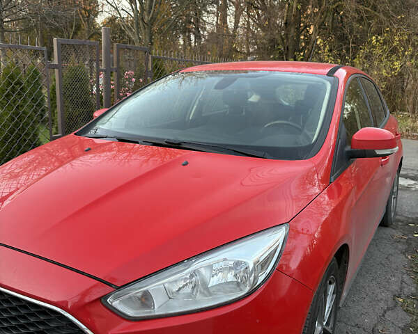 Красный Форд Фокус, объемом двигателя 1 л и пробегом 97 тыс. км за 9300 $, фото 5 на Automoto.ua