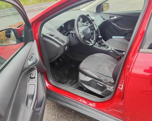 Красный Форд Фокус, объемом двигателя 1 л и пробегом 106 тыс. км за 6700 $, фото 9 на Automoto.ua