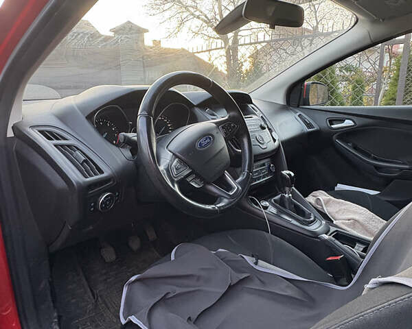 Красный Форд Фокус, объемом двигателя 1 л и пробегом 97 тыс. км за 9300 $, фото 8 на Automoto.ua