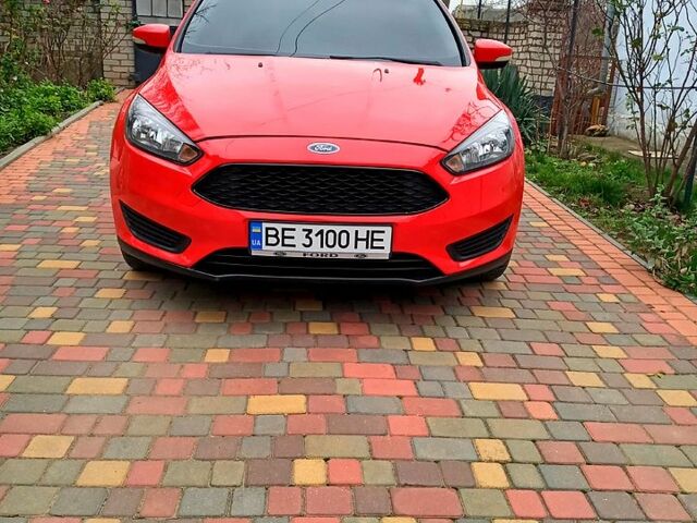Красный Форд Фокус, объемом двигателя 2 л и пробегом 157 тыс. км за 8777 $, фото 4 на Automoto.ua