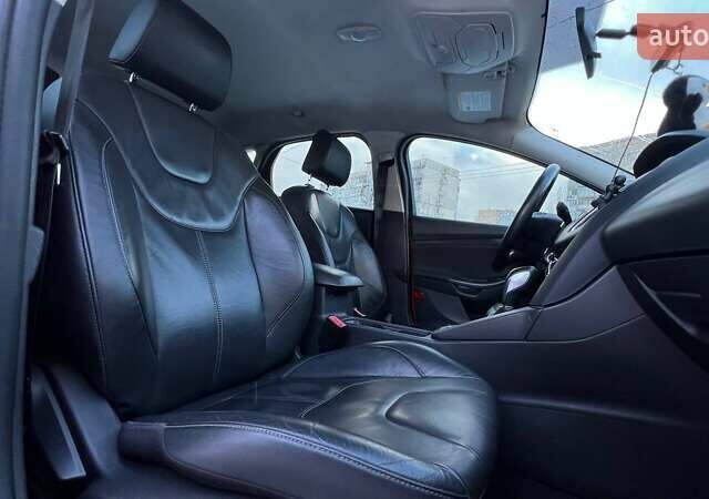 Червоний Форд Фокус, об'ємом двигуна 2 л та пробігом 286 тис. км за 9500 $, фото 11 на Automoto.ua