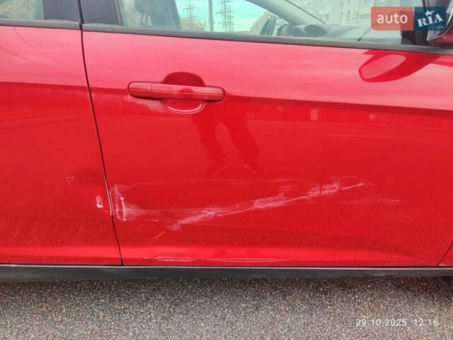 Форд Фокус 2015 в Харькове на Automoto.ua Красный Форд Фокус, объемом двигателя 1 л и пробегом 106 тыс. км за 6700 $, фото 14 на Automoto.ua