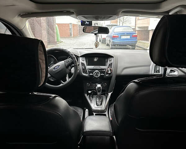 Червоний Форд Фокус, об'ємом двигуна 2 л та пробігом 134 тис. км за 10200 $, фото 8 на Automoto.ua