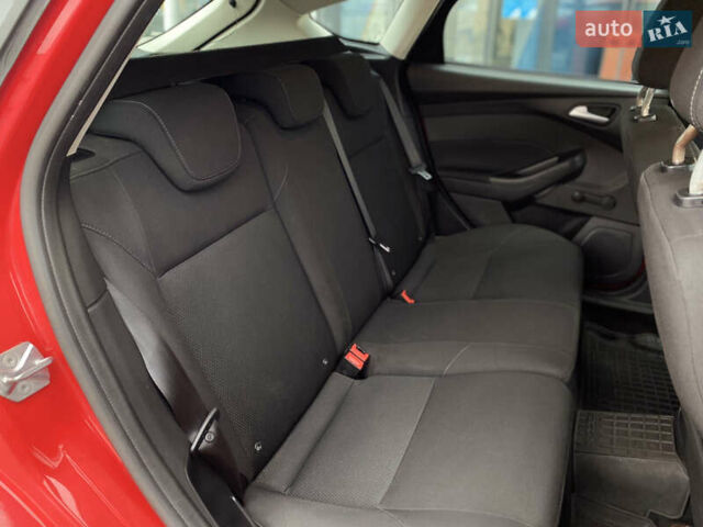 Красный Форд Фокус, объемом двигателя 1 л и пробегом 140 тыс. км за 6900 $, фото 25 на Automoto.ua