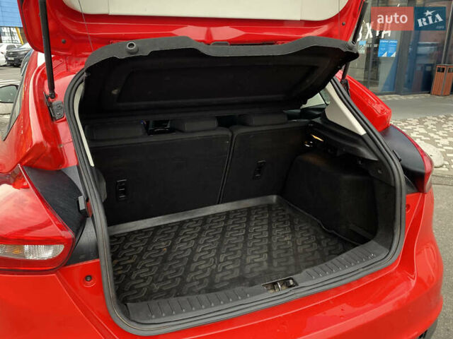 Червоний Форд Фокус, об'ємом двигуна 1 л та пробігом 140 тис. км за 6500 $, фото 26 на Automoto.ua
