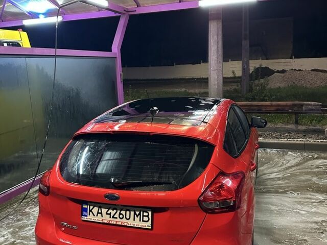 Червоний Форд Фокус, об'ємом двигуна 2 л та пробігом 194 тис. км за 8000 $, фото 4 на Automoto.ua