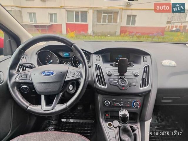 Форд Фокус 2015 в Харькове на Automoto.ua Красный Форд Фокус, объемом двигателя 1 л и пробегом 106 тыс. км за 6700 $, фото 7 на Automoto.ua