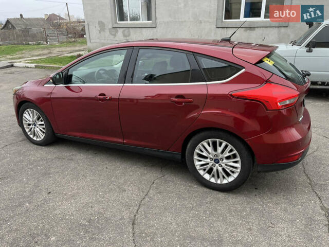 Червоний Форд Фокус, об'ємом двигуна 2 л та пробігом 219 тис. км за 8500 $, фото 2 на Automoto.ua