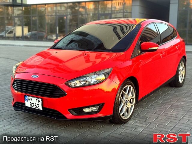 Форд Фокус 2015 у Дніпро (Дніпропетровську) на Automoto.ua Червоний Форд Фокус, об'ємом двигуна 2 л та пробігом 102 тис. км за 8500 $, фото 2 на Automoto.ua