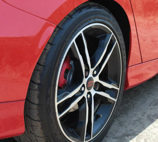 Красный Форд Фокус, объемом двигателя 2 л и пробегом 161 тыс. км за 12300 $, фото 19 на Automoto.ua